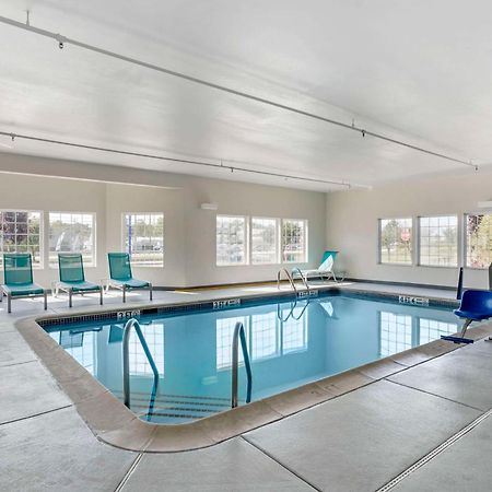 Comfort Inn & Suites Harrisburg-Hershey North Экстерьер фото
