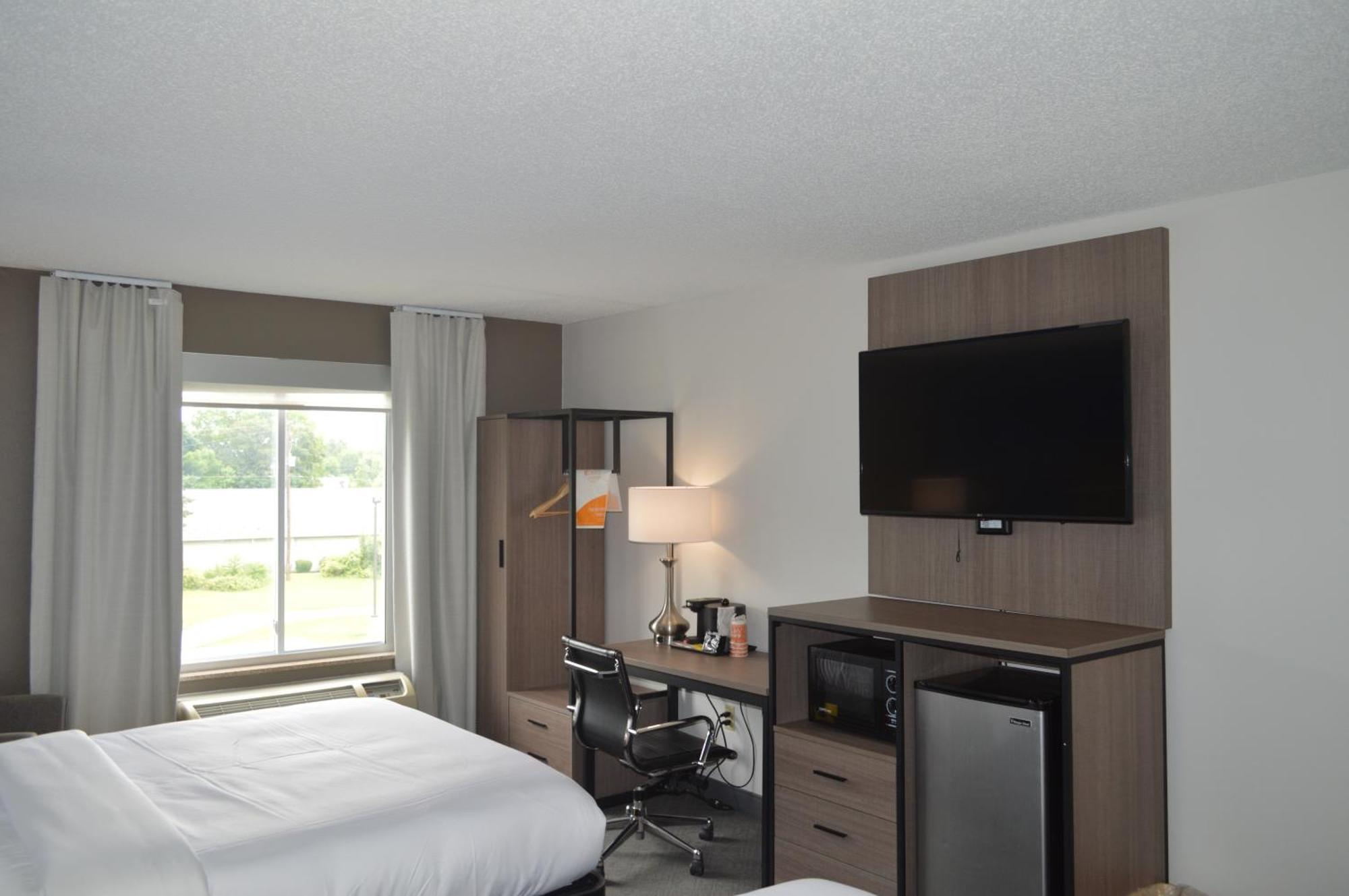 Comfort Inn & Suites Harrisburg-Hershey North Экстерьер фото