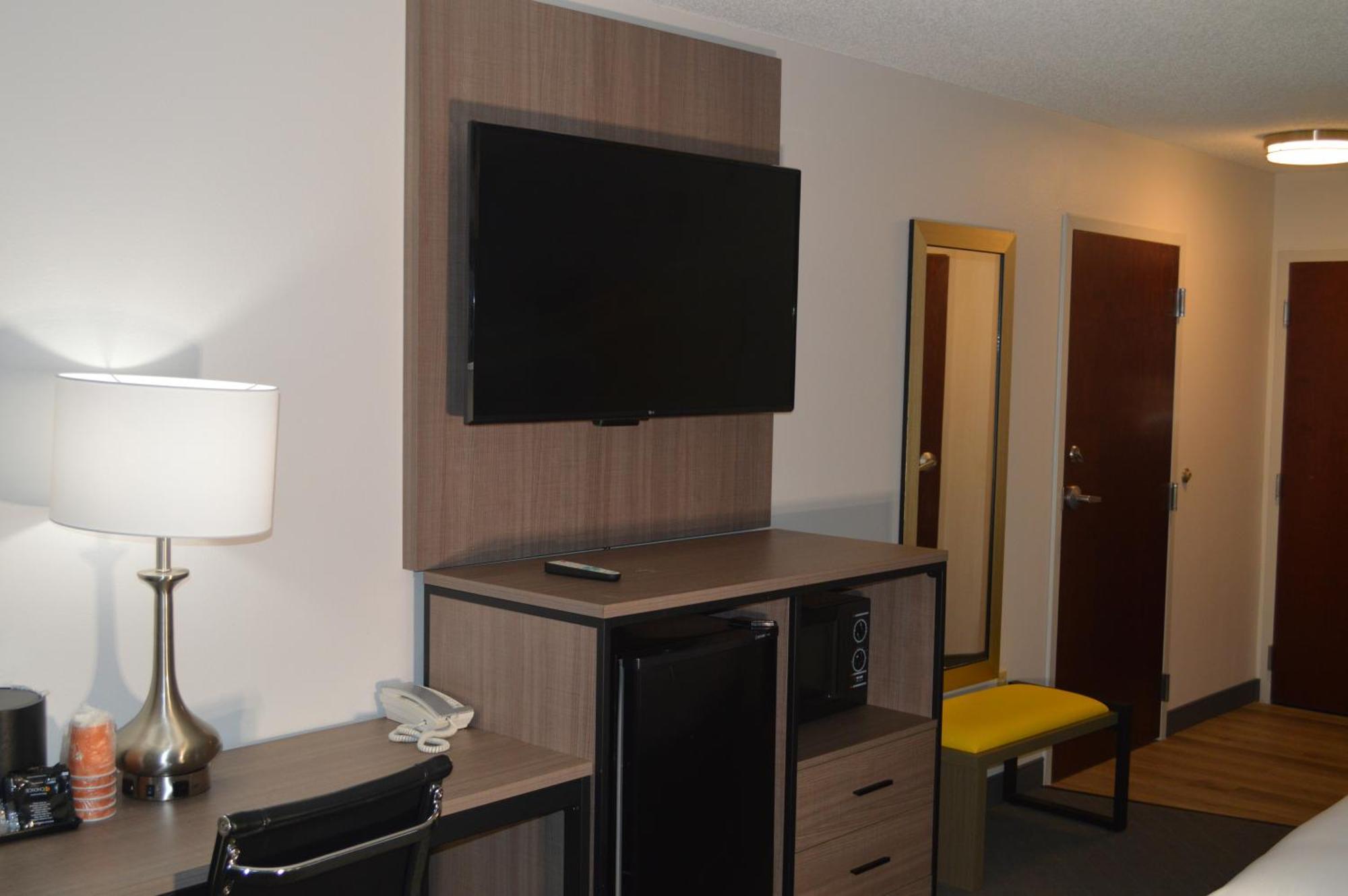 Comfort Inn & Suites Harrisburg-Hershey North Экстерьер фото