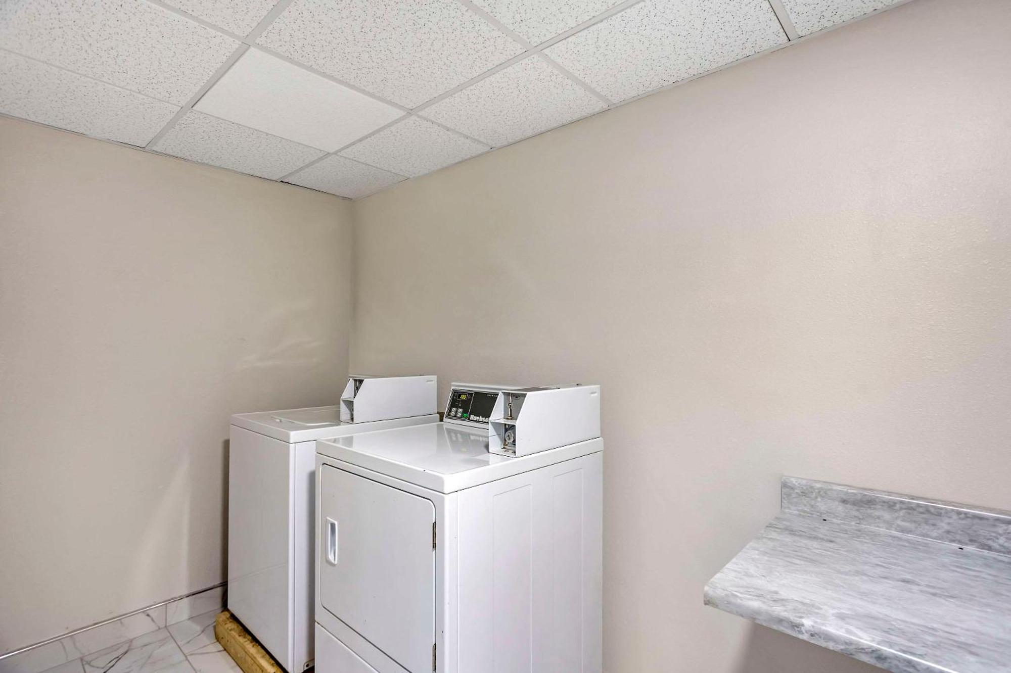 Comfort Inn & Suites Harrisburg-Hershey North Экстерьер фото