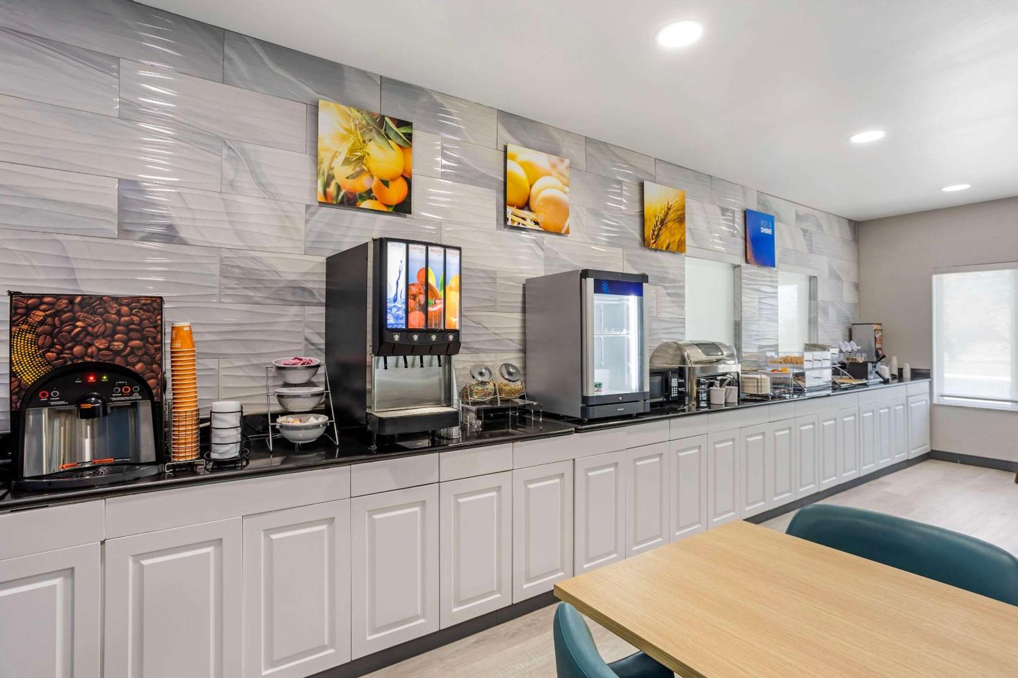 Comfort Inn & Suites Harrisburg-Hershey North Экстерьер фото
