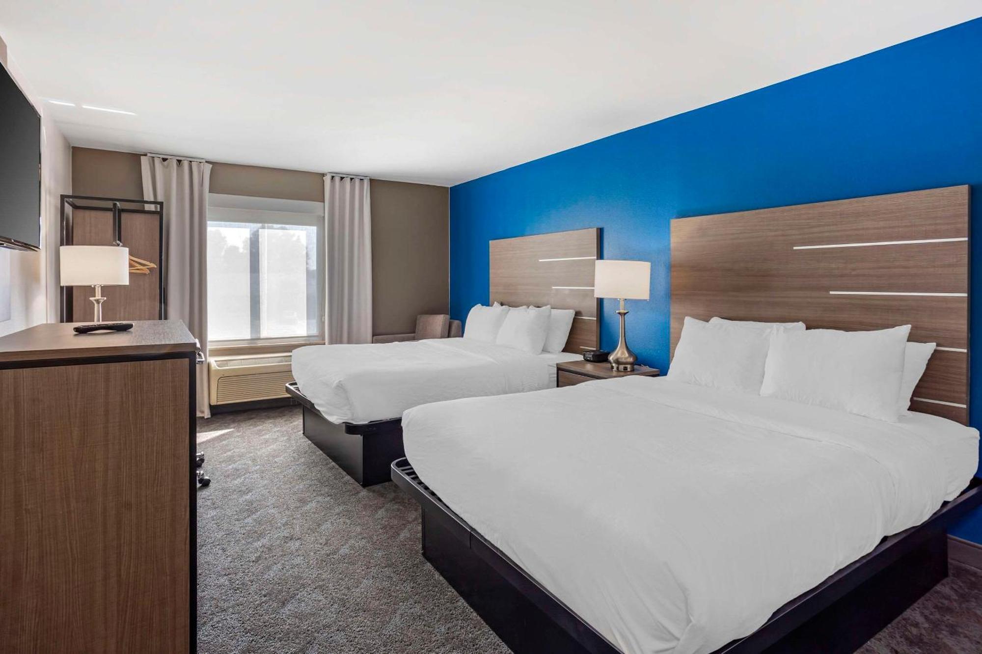 Comfort Inn & Suites Harrisburg-Hershey North Экстерьер фото