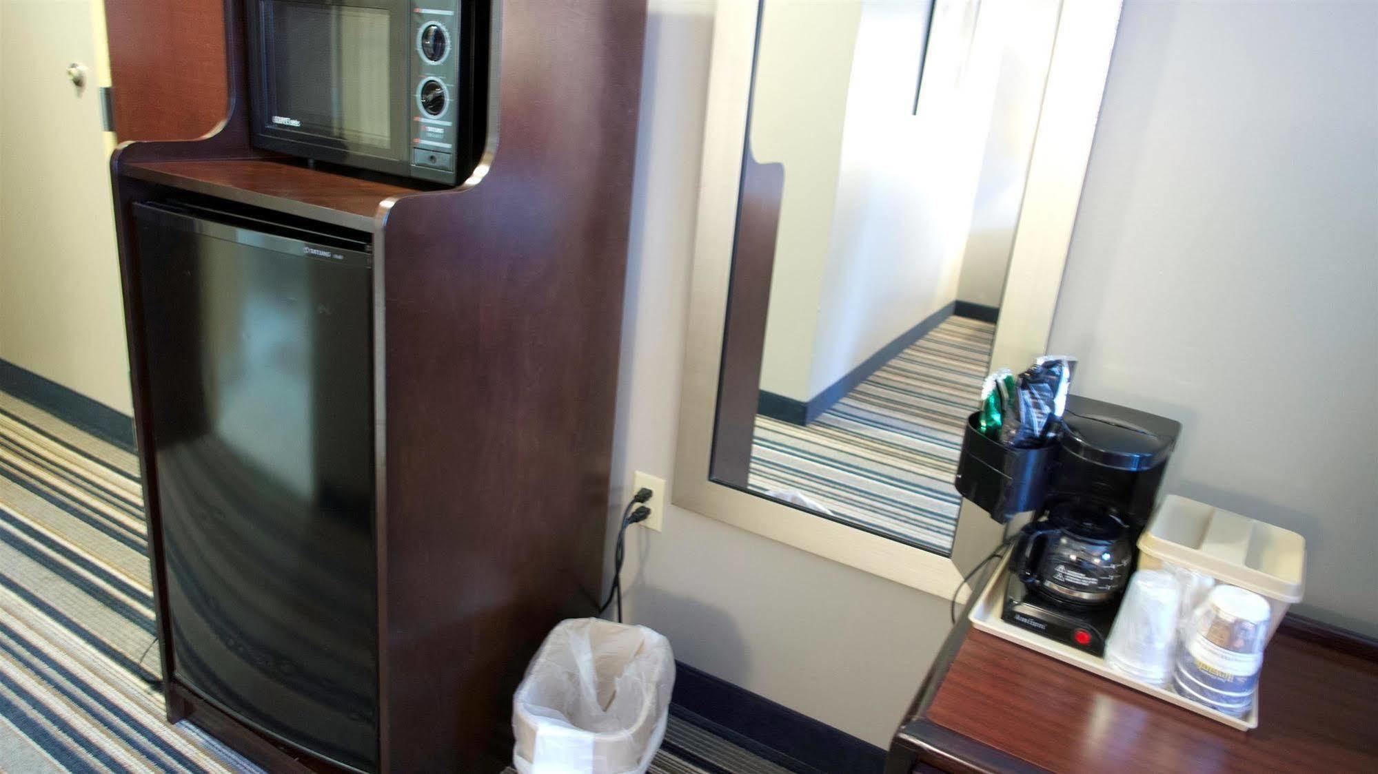 Comfort Inn & Suites Harrisburg-Hershey North Экстерьер фото