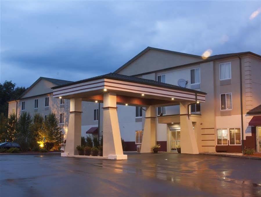 Comfort Inn & Suites Harrisburg-Hershey North Экстерьер фото