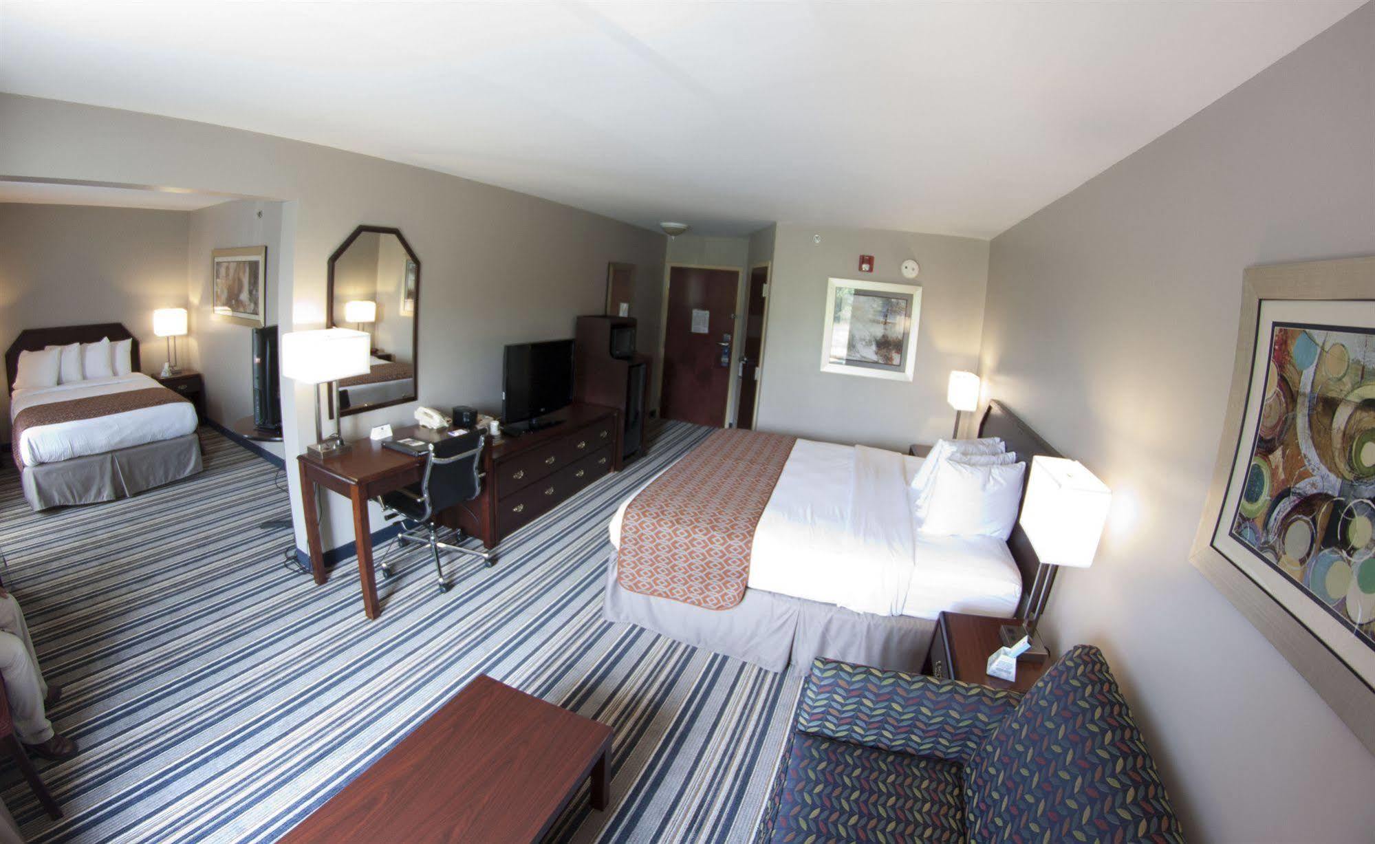 Comfort Inn & Suites Harrisburg-Hershey North Экстерьер фото